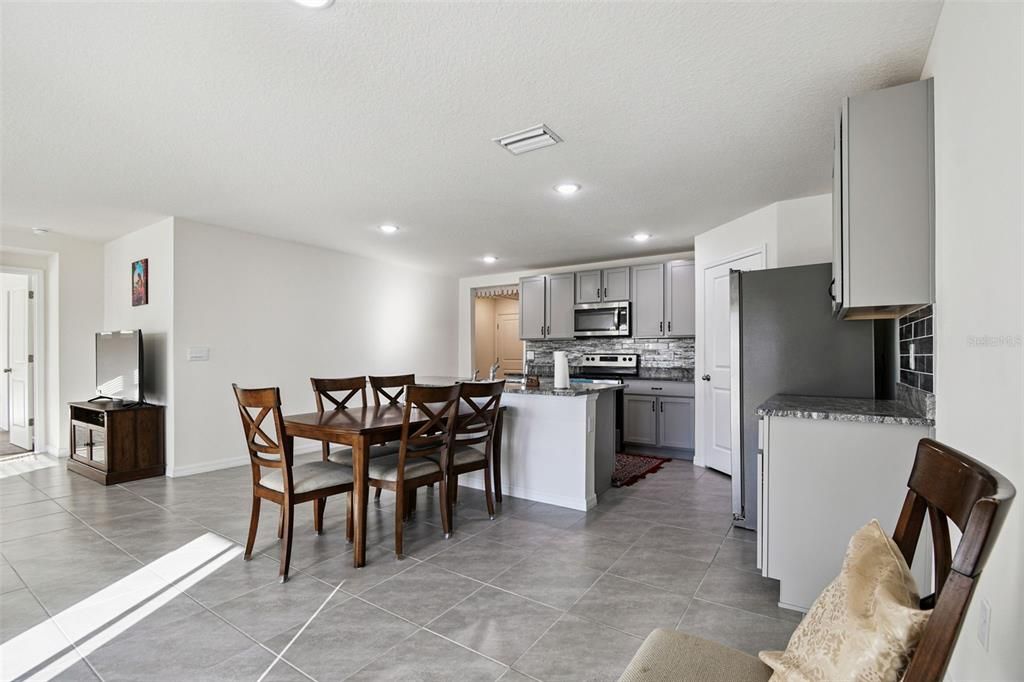 En Venta: $440,000 (4 camas, 2 baños, 1846 Pies cuadrados)