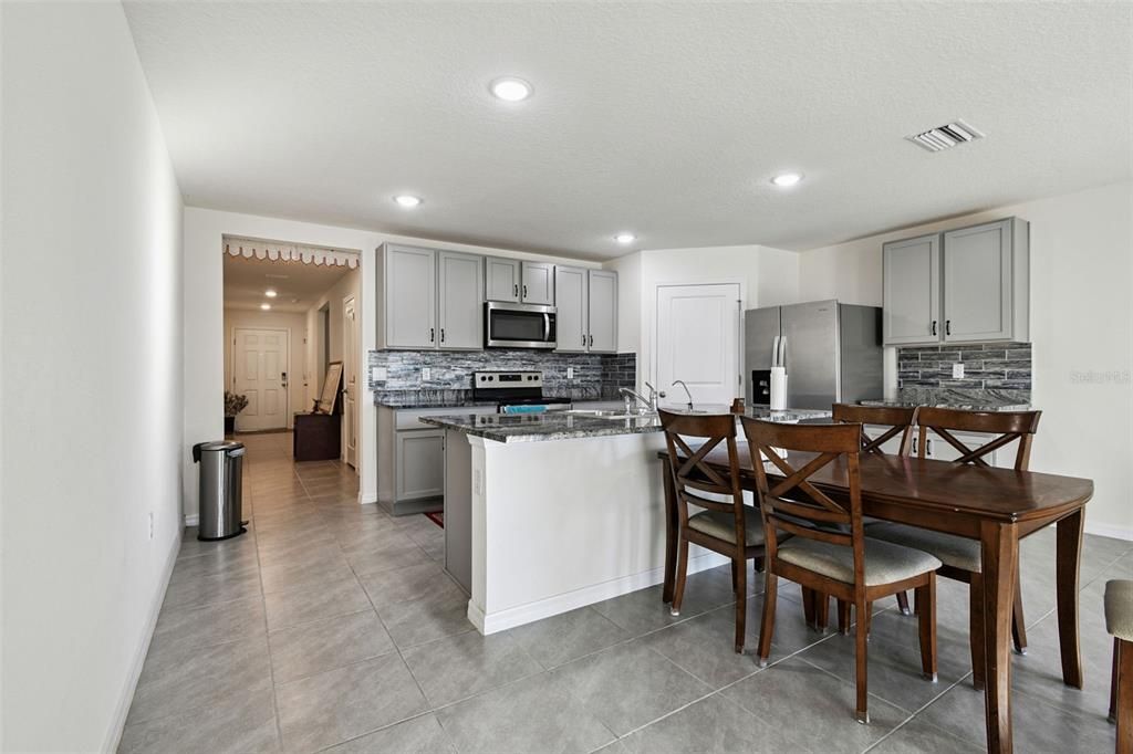 En Venta: $440,000 (4 camas, 2 baños, 1846 Pies cuadrados)