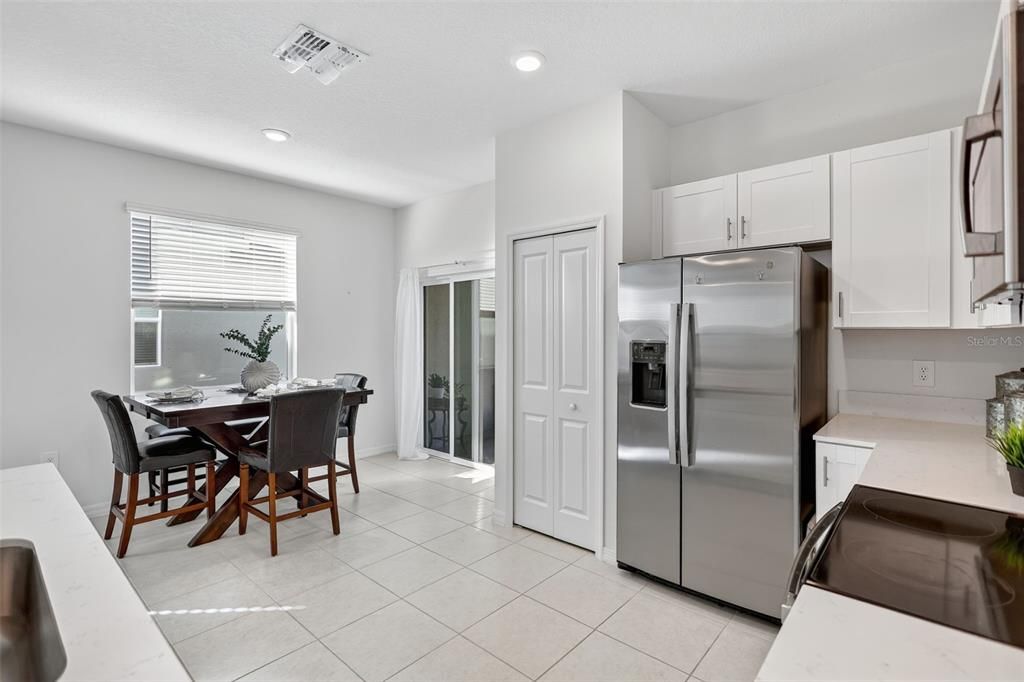 На продажу: $245,000 (2 спален, 2 ванн, 1540 Квадратных фут)