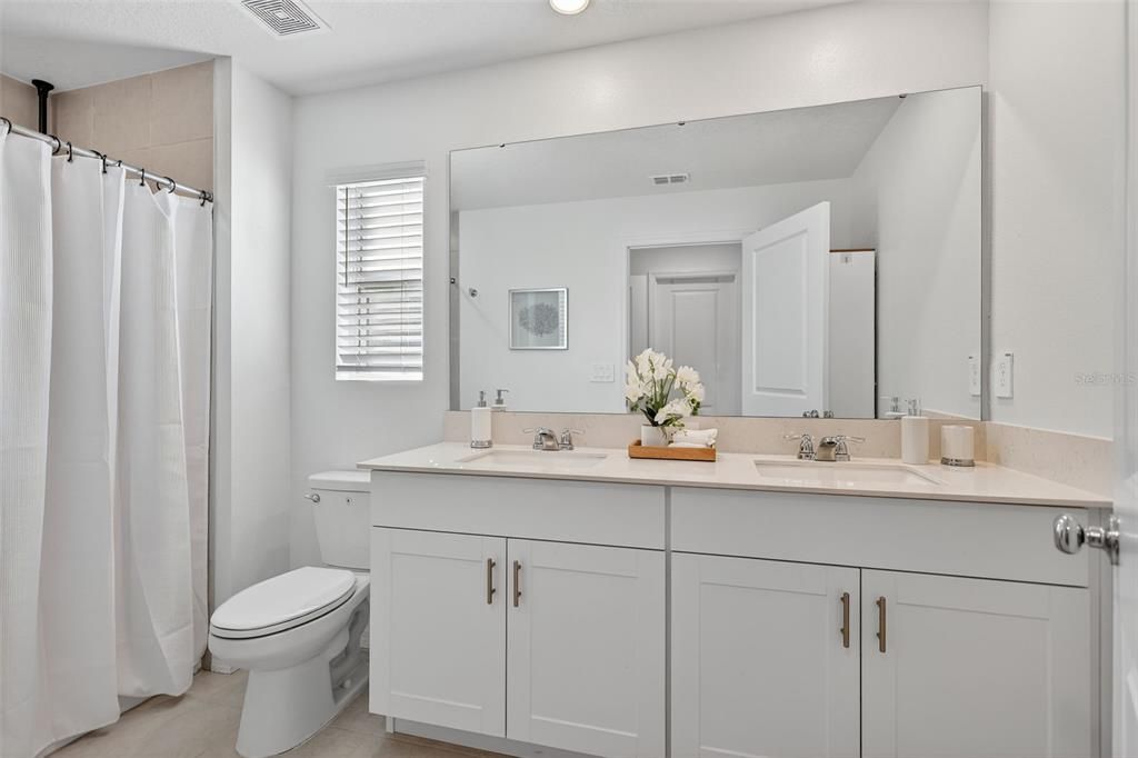 На продажу: $245,000 (2 спален, 2 ванн, 1540 Квадратных фут)