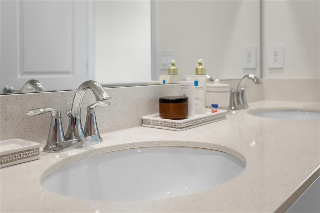 For Rent: $2,395 (4 beds, 2 baths, 1884 Square Feet)