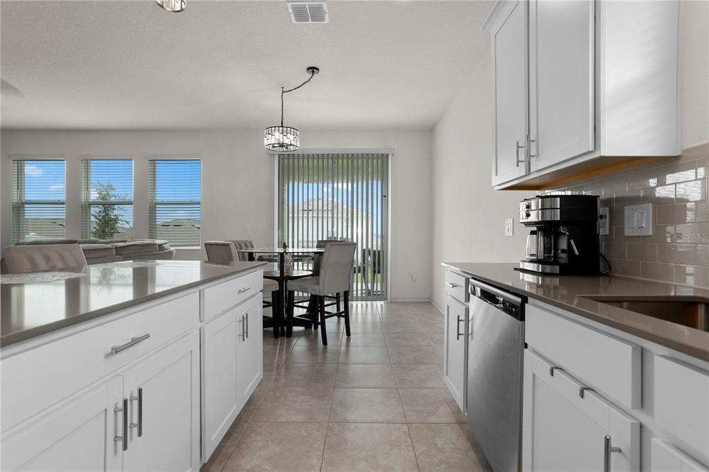 For Rent: $2,395 (4 beds, 2 baths, 1884 Square Feet)