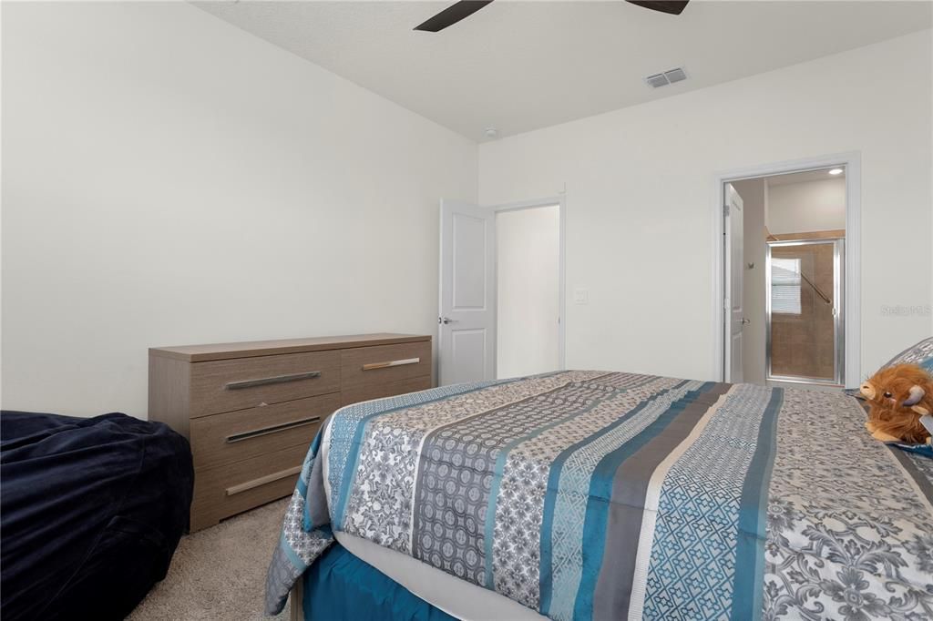 For Rent: $2,395 (4 beds, 2 baths, 1884 Square Feet)