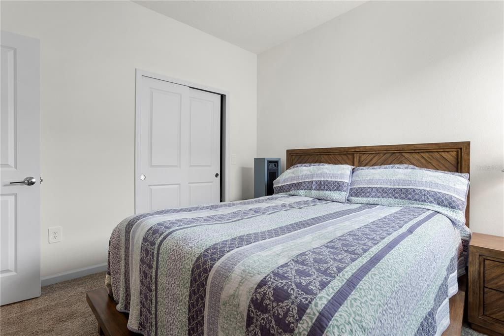 For Rent: $2,395 (4 beds, 2 baths, 1884 Square Feet)