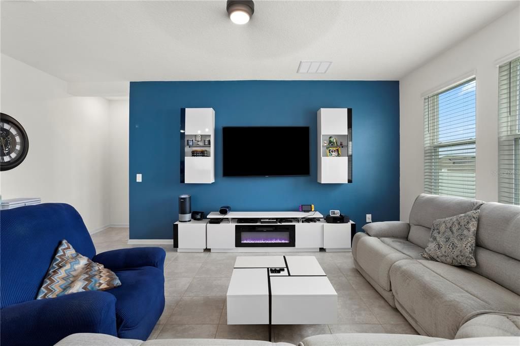 For Rent: $2,395 (4 beds, 2 baths, 1884 Square Feet)