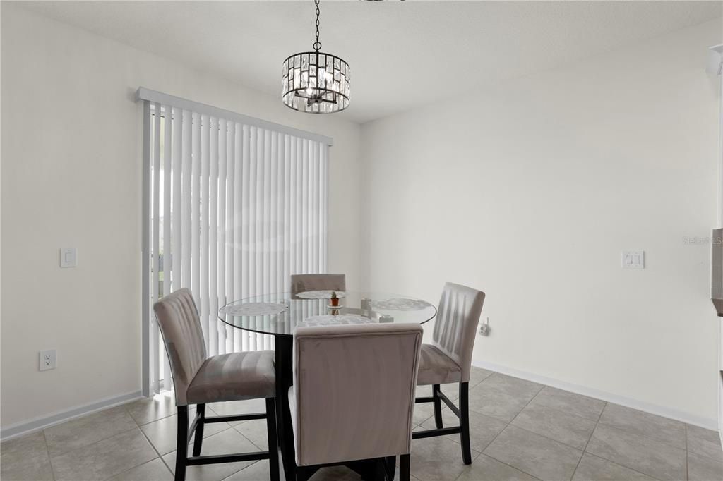 For Rent: $2,395 (4 beds, 2 baths, 1884 Square Feet)