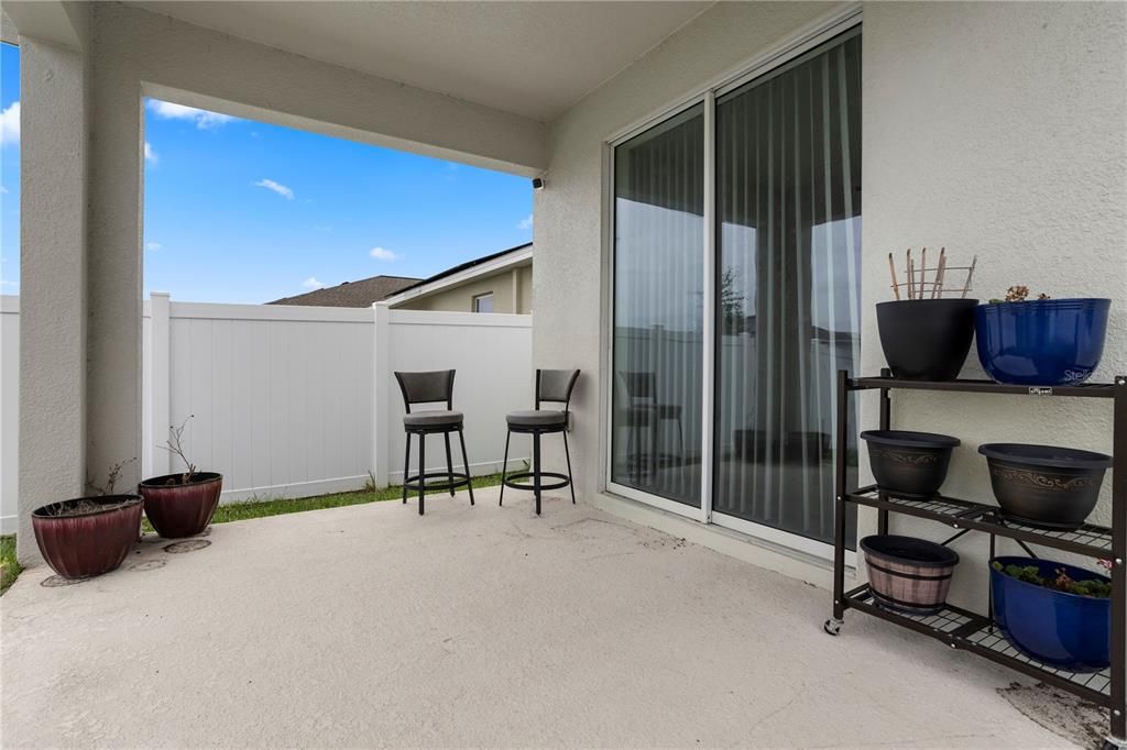 For Rent: $2,395 (4 beds, 2 baths, 1884 Square Feet)