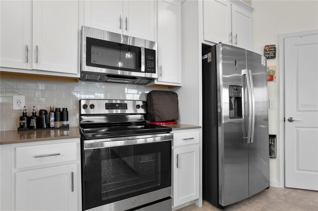 For Rent: $2,395 (4 beds, 2 baths, 1884 Square Feet)