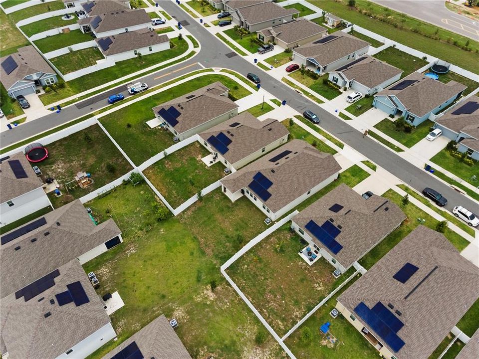 For Rent: $2,395 (4 beds, 2 baths, 1884 Square Feet)