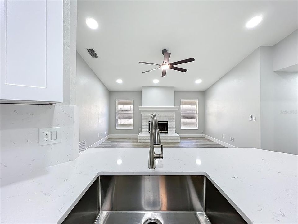 En Venta: $530,000 (3 camas, 2 baños, 2047 Pies cuadrados)