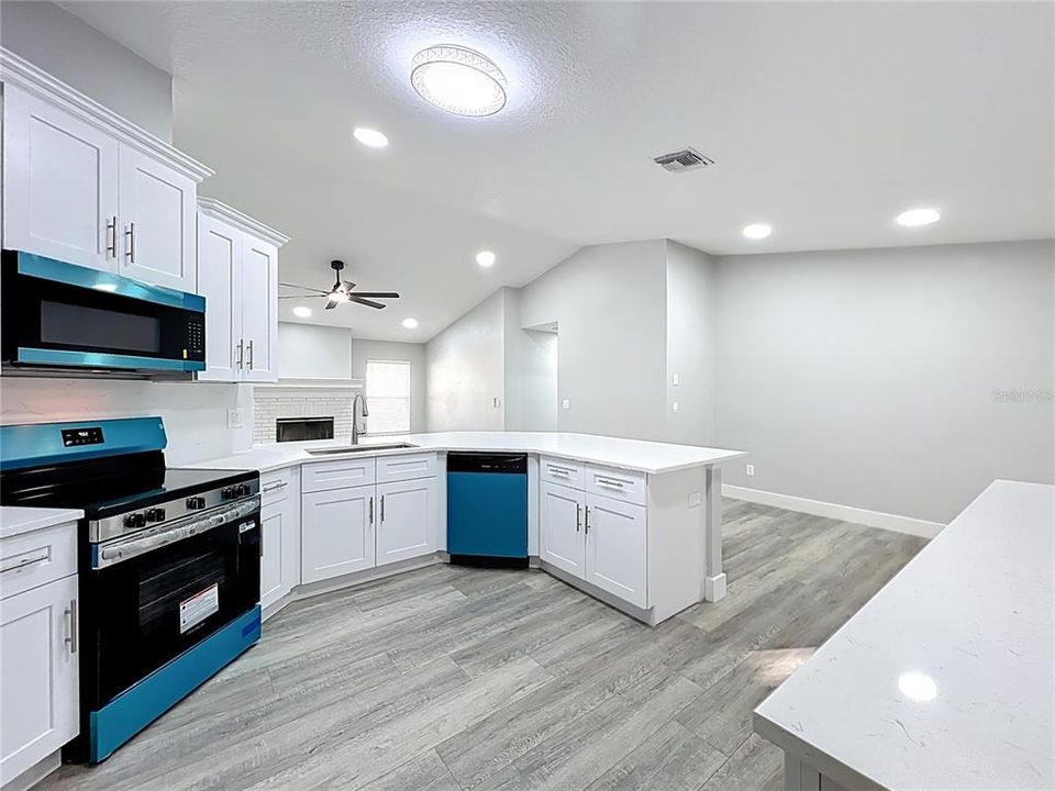 En Venta: $530,000 (3 camas, 2 baños, 2047 Pies cuadrados)