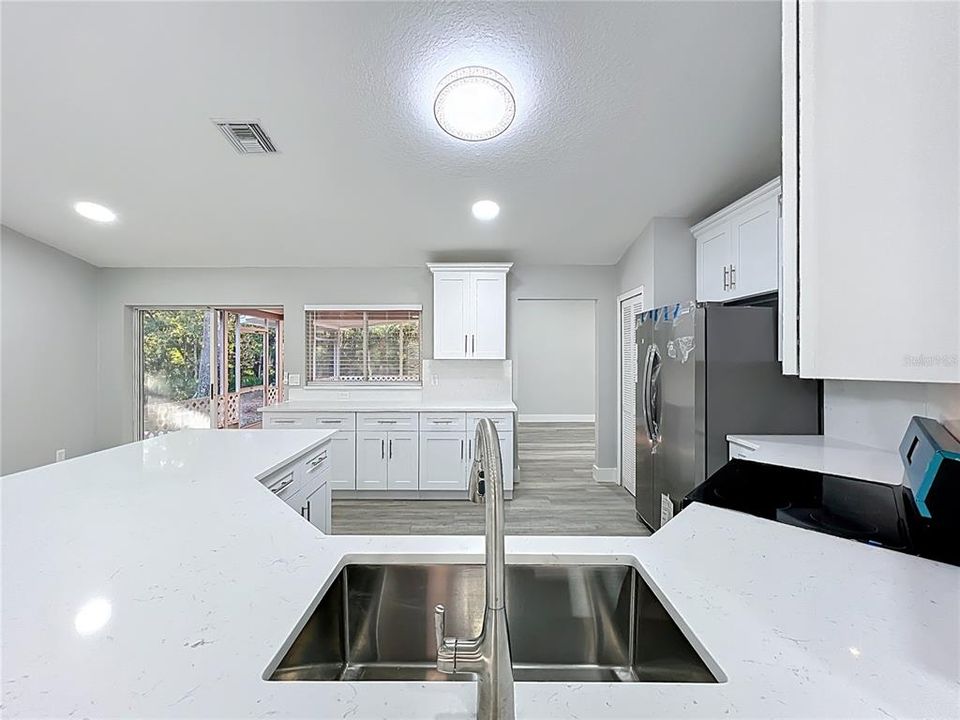 En Venta: $530,000 (3 camas, 2 baños, 2047 Pies cuadrados)