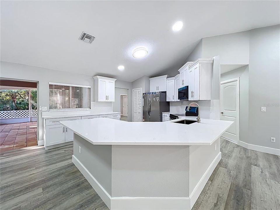 En Venta: $530,000 (3 camas, 2 baños, 2047 Pies cuadrados)