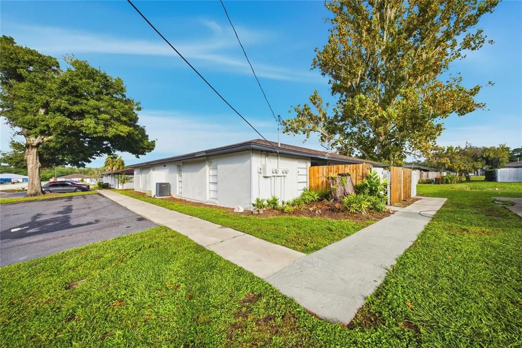 待售: $545,000 (8 贝兹, 0 浴室, 3417 平方英尺)