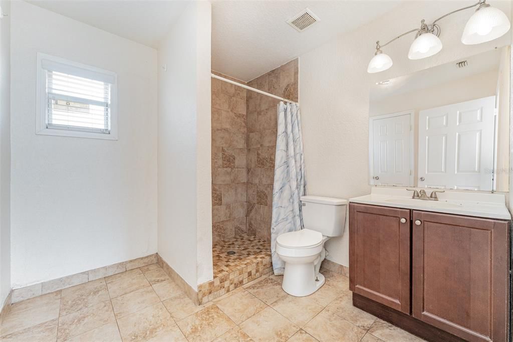 For Sale: $284,999 (4 beds, 2 baths, 1668 Square Feet)