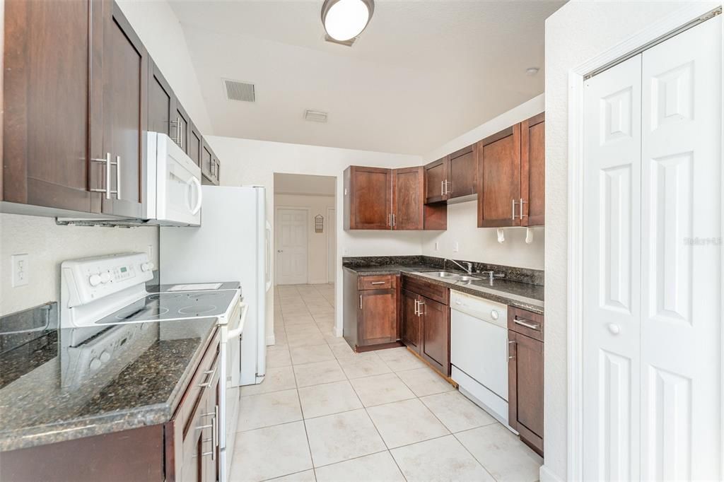 For Sale: $284,999 (4 beds, 2 baths, 1668 Square Feet)
