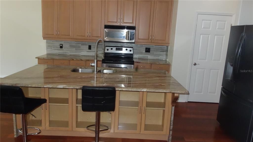 待售: $619,900 (4 贝兹, 3 浴室, 2510 平方英尺)