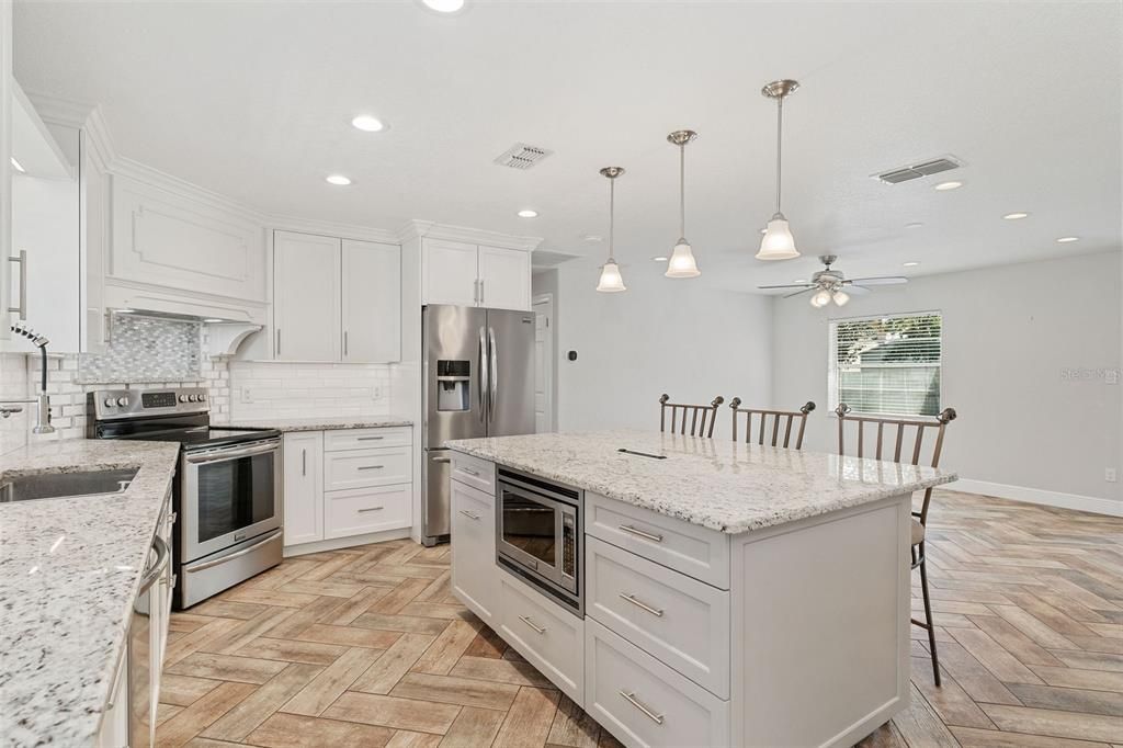 Active With Contract: $394,000 (4 beds, 2 baths, 1539 Square Feet)