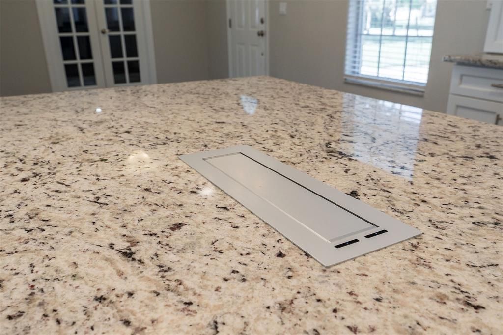 Active With Contract: $394,000 (4 beds, 2 baths, 1539 Square Feet)