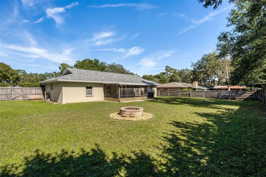 Active With Contract: $394,000 (4 beds, 2 baths, 1539 Square Feet)