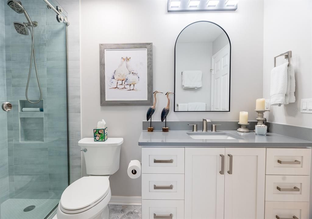 待售: $585,000 (2 贝兹, 2 浴室, 1126 平方英尺)