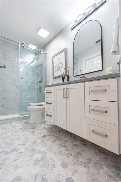 待售: $585,000 (2 贝兹, 2 浴室, 1126 平方英尺)