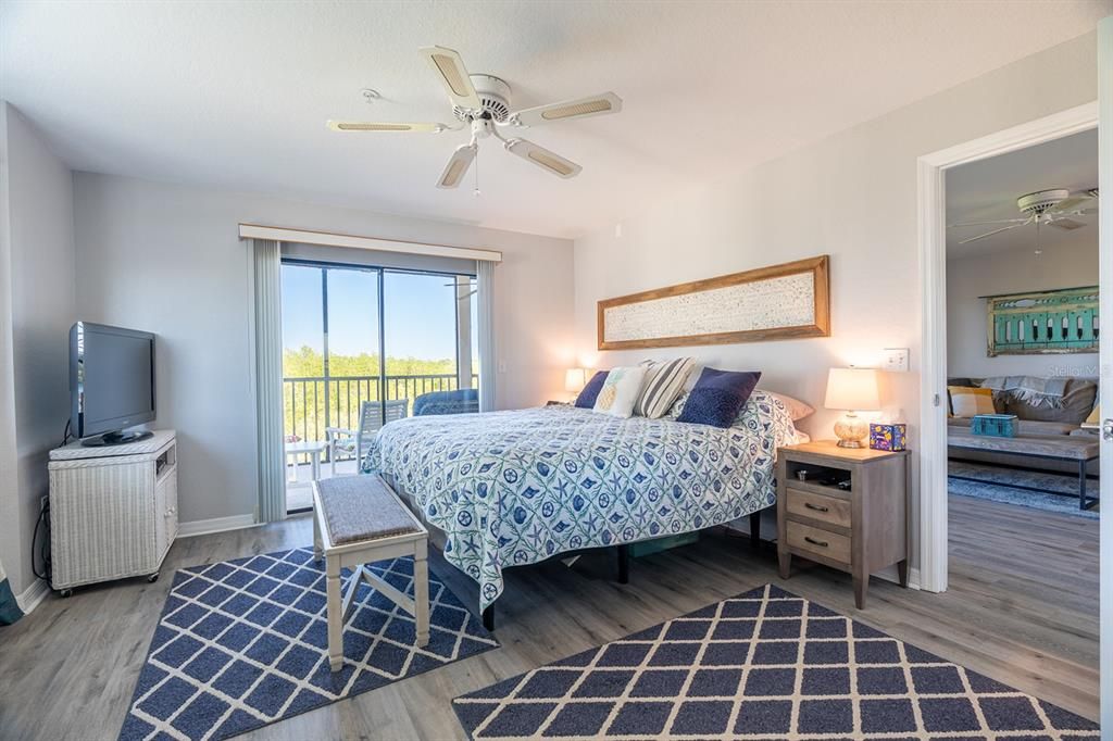 待售: $585,000 (2 贝兹, 2 浴室, 1126 平方英尺)