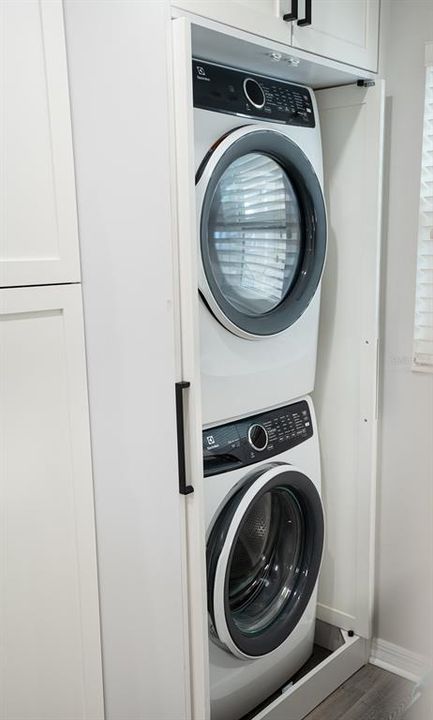 待售: $585,000 (2 贝兹, 2 浴室, 1126 平方英尺)