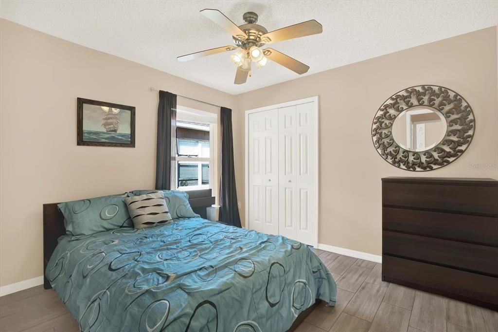 合同活跃: $339,900 (3 贝兹, 2 浴室, 1487 平方英尺)