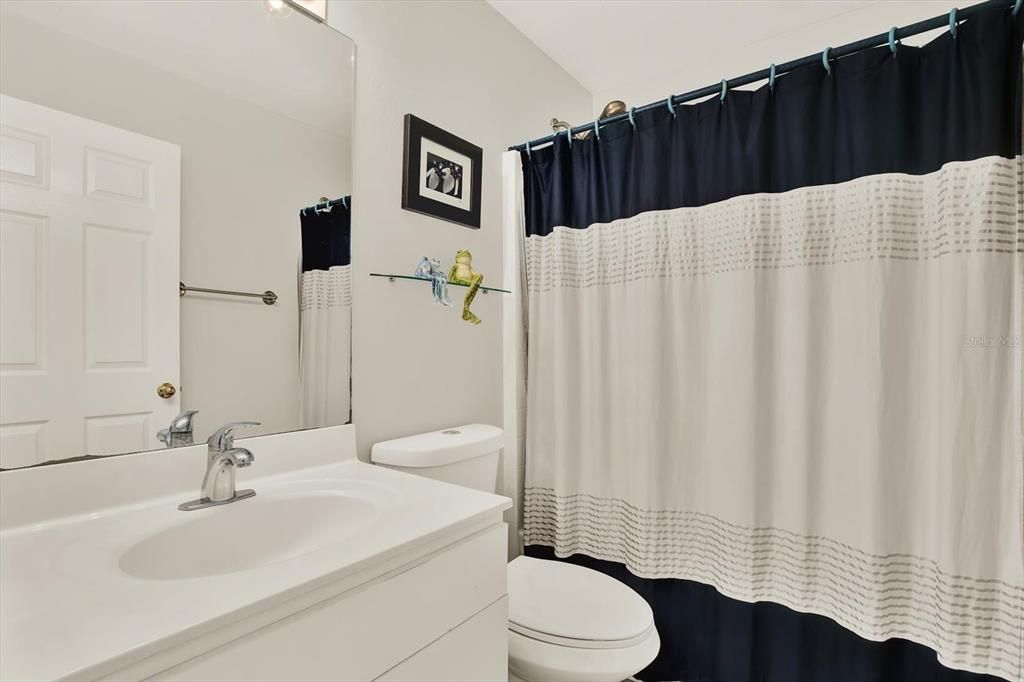 合同活跃: $339,900 (3 贝兹, 2 浴室, 1487 平方英尺)