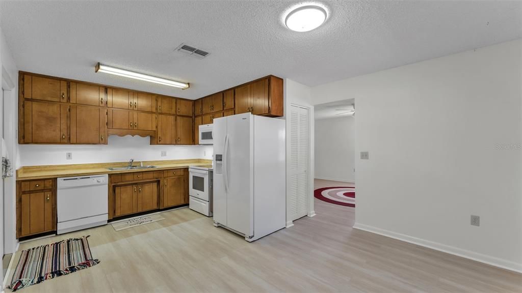 En Venta: $225,000 (3 camas, 2 baños, 1120 Pies cuadrados)