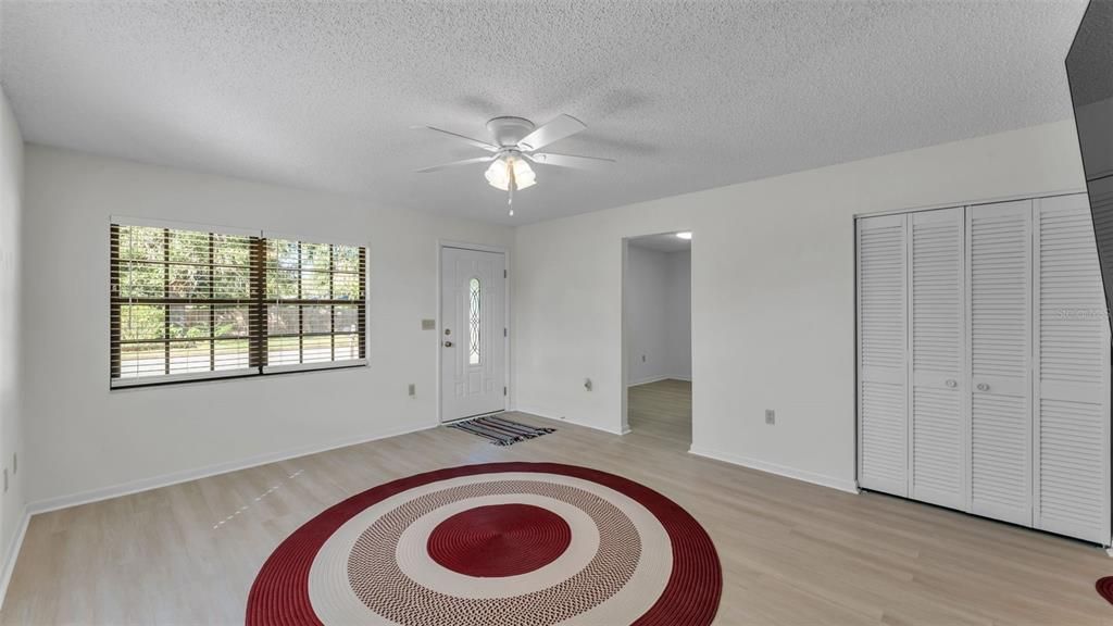 En Venta: $225,000 (3 camas, 2 baños, 1120 Pies cuadrados)