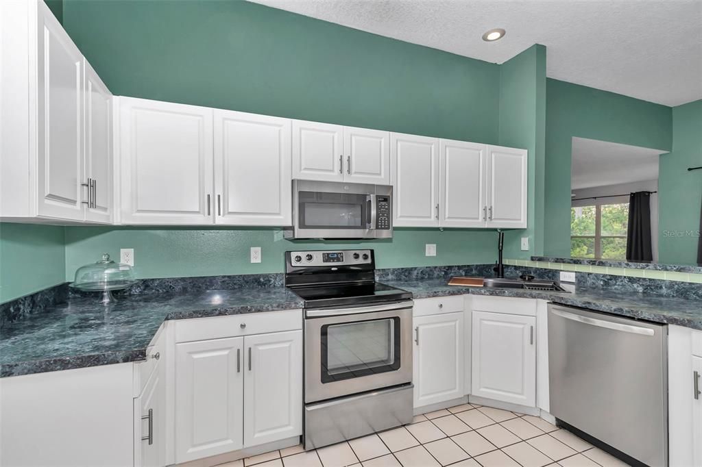 En Venta: $390,000 (3 camas, 3 baños, 2314 Pies cuadrados)