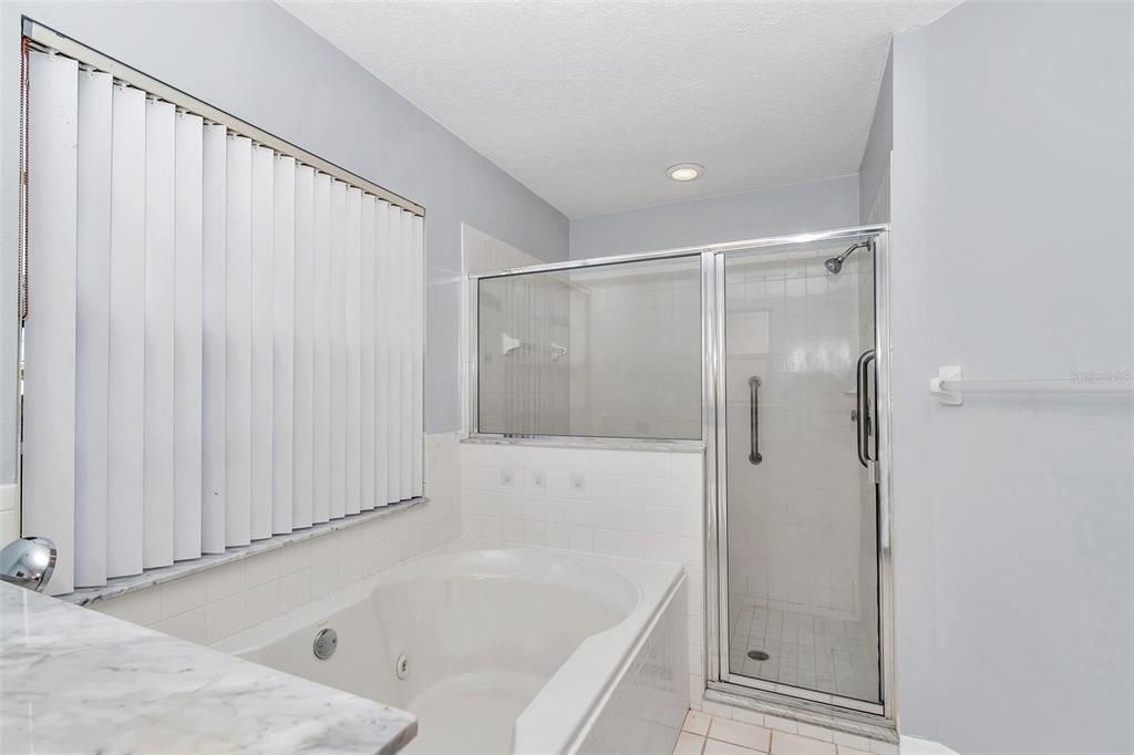 En Venta: $390,000 (3 camas, 3 baños, 2314 Pies cuadrados)