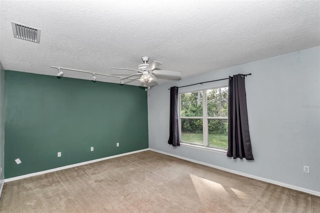 En Venta: $390,000 (3 camas, 3 baños, 2314 Pies cuadrados)