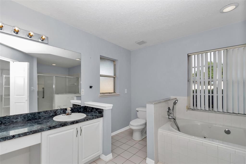 En Venta: $390,000 (3 camas, 3 baños, 2314 Pies cuadrados)