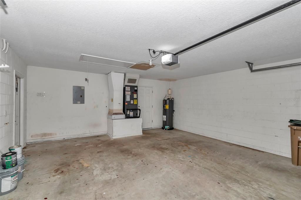 En Venta: $390,000 (3 camas, 3 baños, 2314 Pies cuadrados)