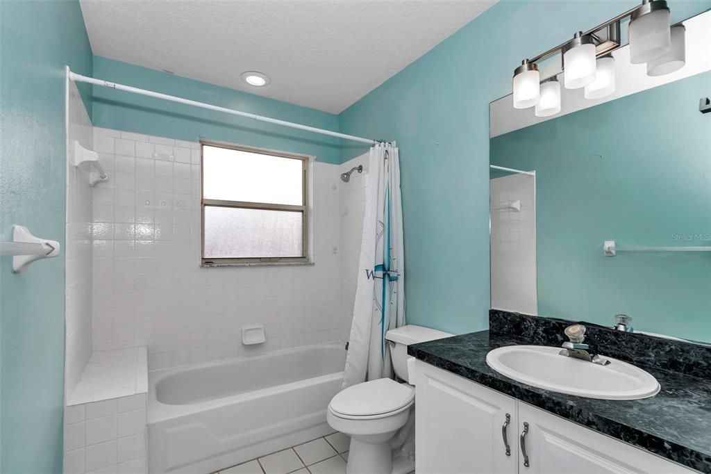 En Venta: $390,000 (3 camas, 3 baños, 2314 Pies cuadrados)