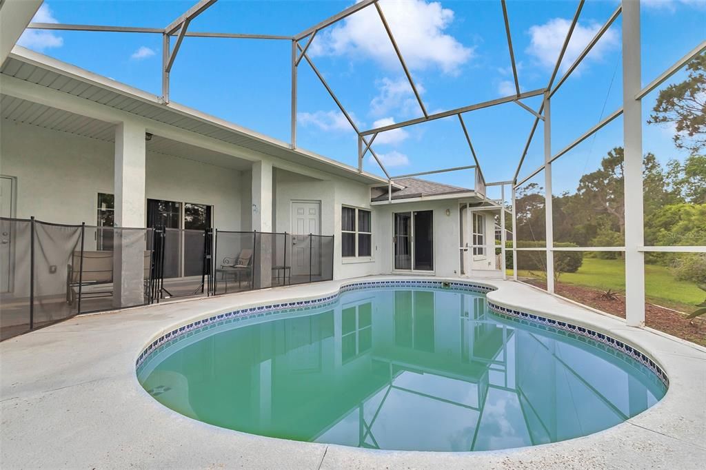 En Venta: $390,000 (3 camas, 3 baños, 2314 Pies cuadrados)