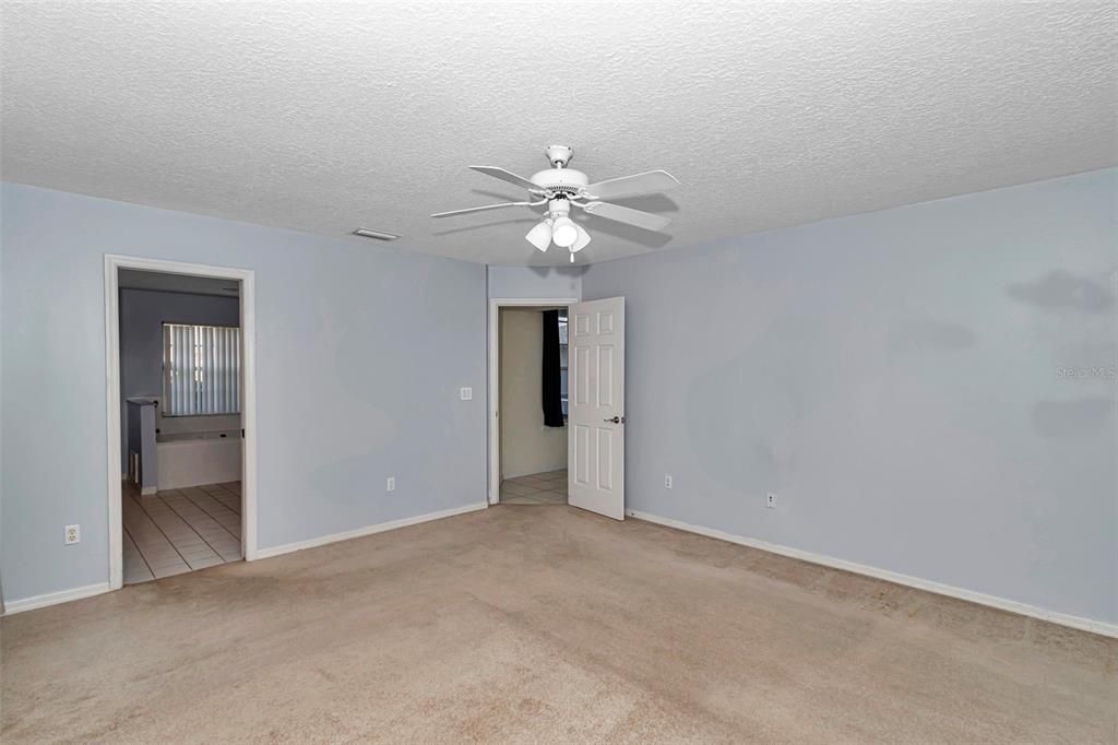 En Venta: $390,000 (3 camas, 3 baños, 2314 Pies cuadrados)