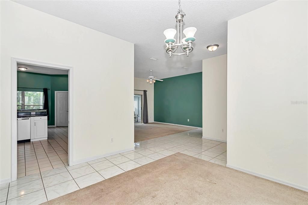 En Venta: $390,000 (3 camas, 3 baños, 2314 Pies cuadrados)