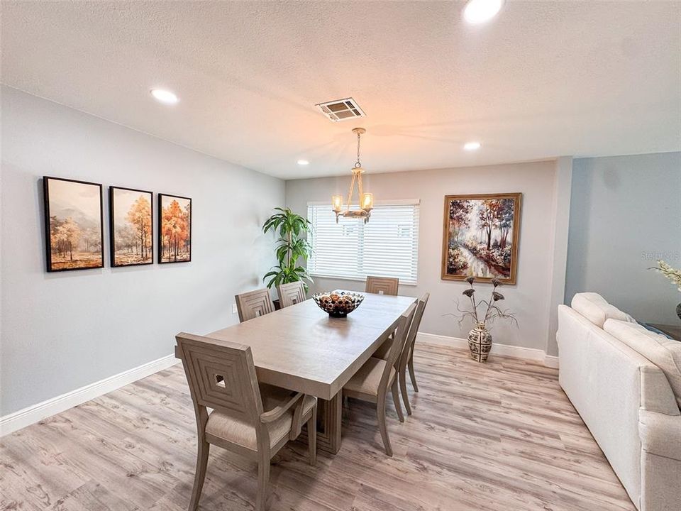 待售: $519,900 (3 贝兹, 2 浴室, 1419 平方英尺)