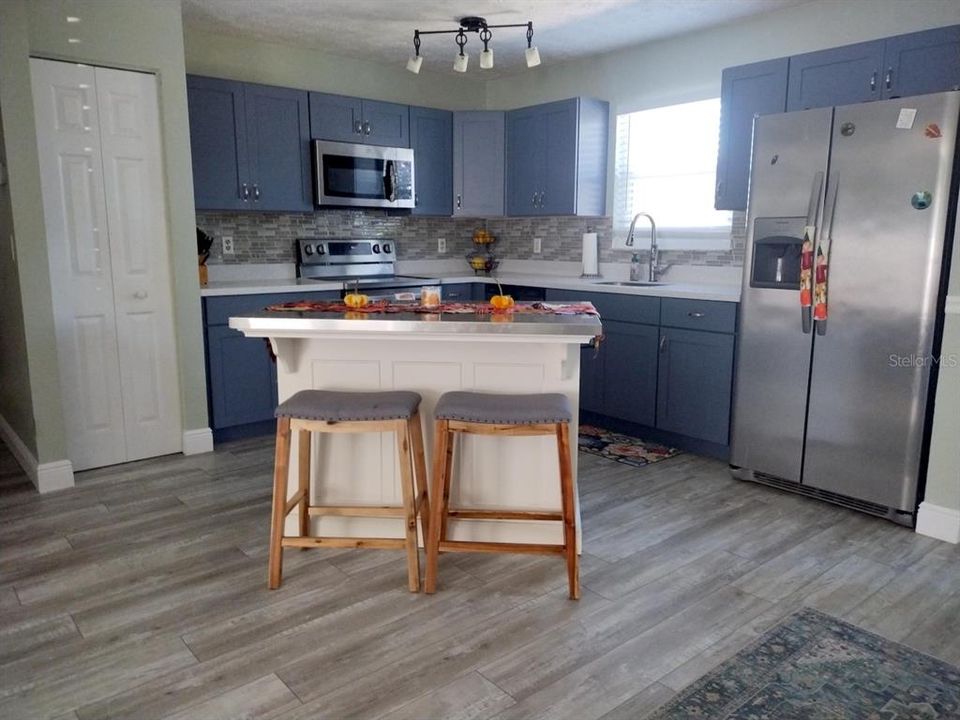 На продажу: $345,000 (3 спален, 2 ванн, 1222 Квадратных фут)