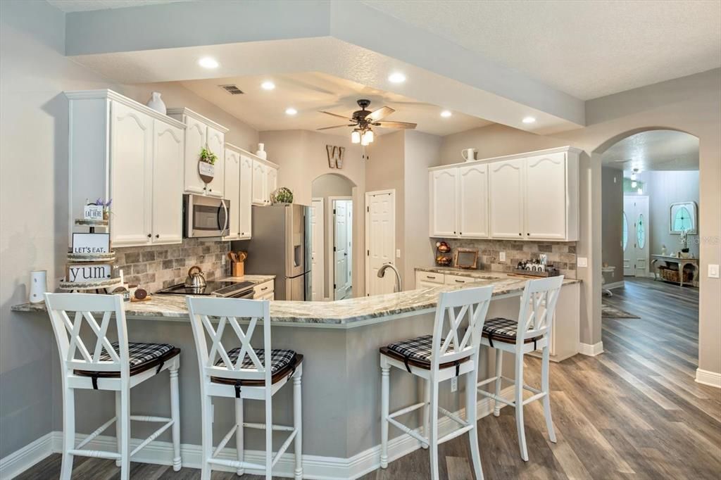 待售: $823,100 (4 贝兹, 3 浴室, 2584 平方英尺)