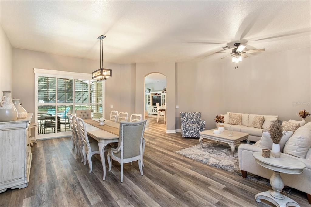 待售: $823,100 (4 贝兹, 3 浴室, 2584 平方英尺)