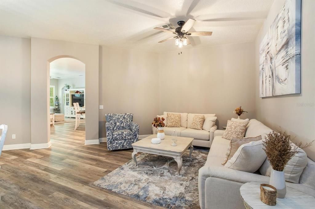 待售: $823,100 (4 贝兹, 3 浴室, 2584 平方英尺)