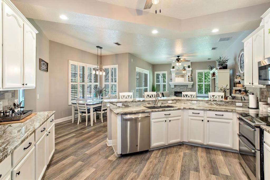 待售: $823,100 (4 贝兹, 3 浴室, 2584 平方英尺)