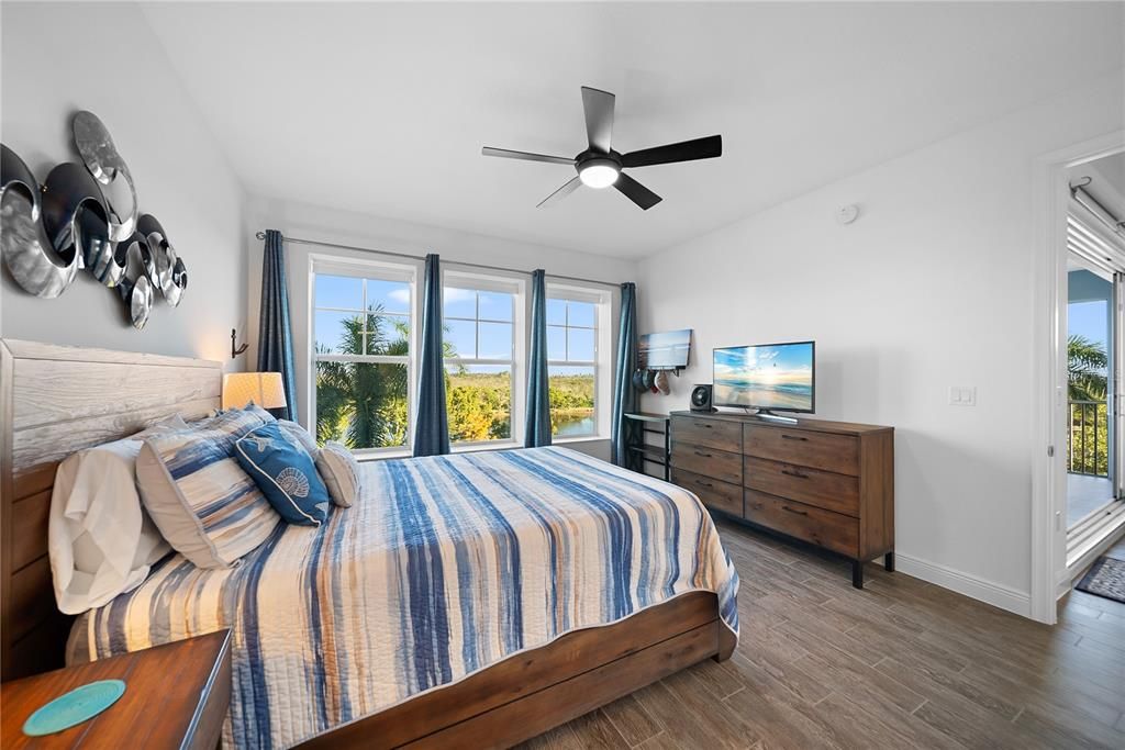 Activo con contrato: $725,000 (3 camas, 3 baños, 1664 Pies cuadrados)