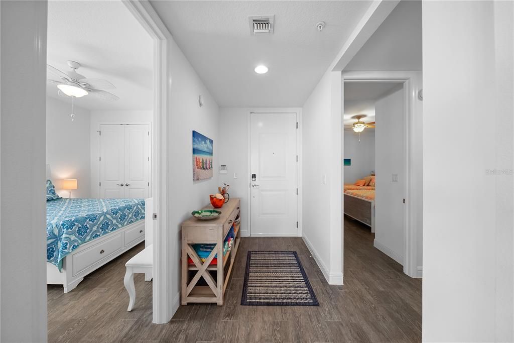 Activo con contrato: $725,000 (3 camas, 3 baños, 1664 Pies cuadrados)