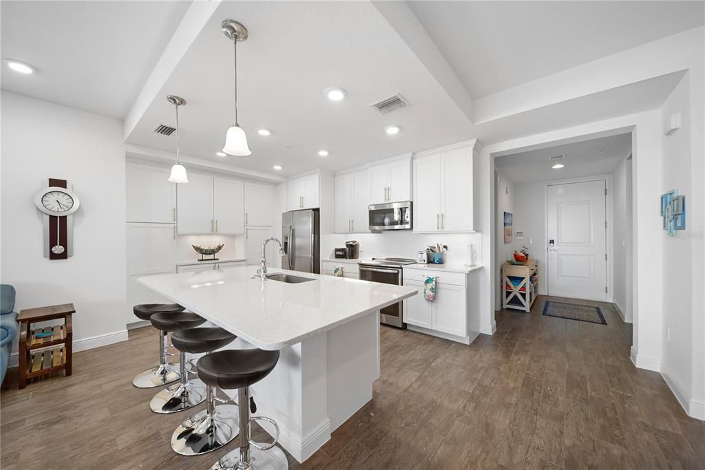 Activo con contrato: $725,000 (3 camas, 3 baños, 1664 Pies cuadrados)